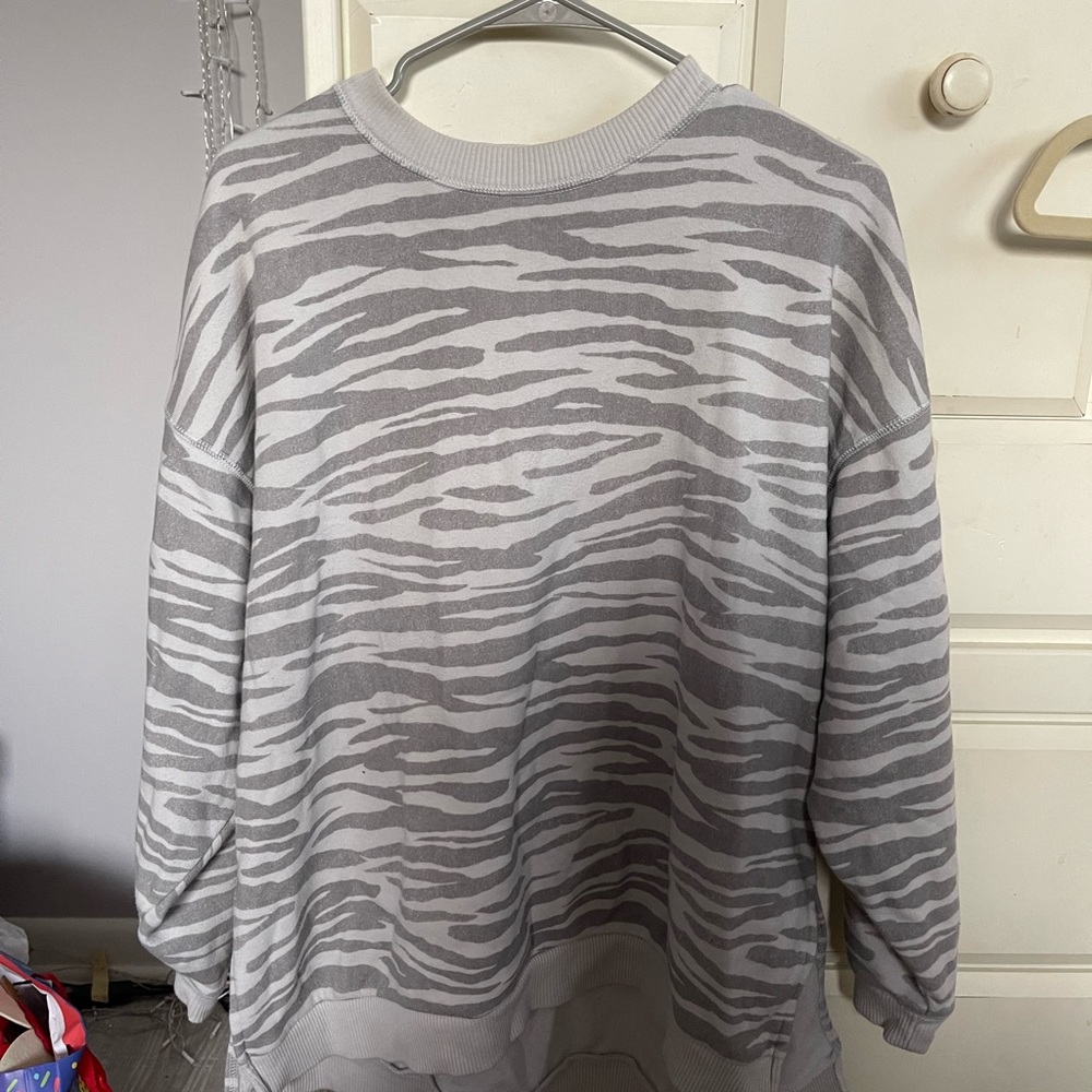 american eagle oversized fit sweatshirt
